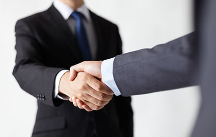 What do you need to pay attention to when using automatic oil press?