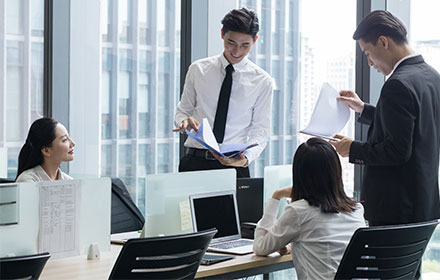 How to wholesale cheap clothes